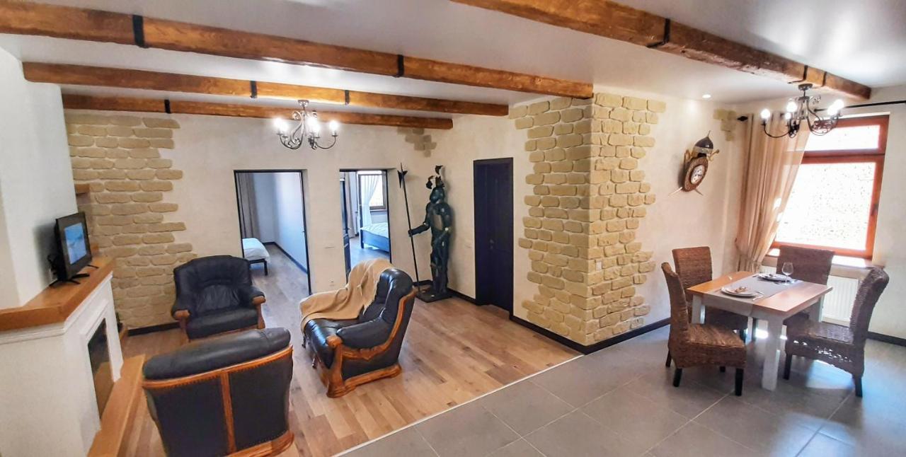 Гетьманські Палати , Старе Місто, 2 Спальні, Балкон-Тераса , 85 М Кв Kamianets-Podilskyi Exterior photo