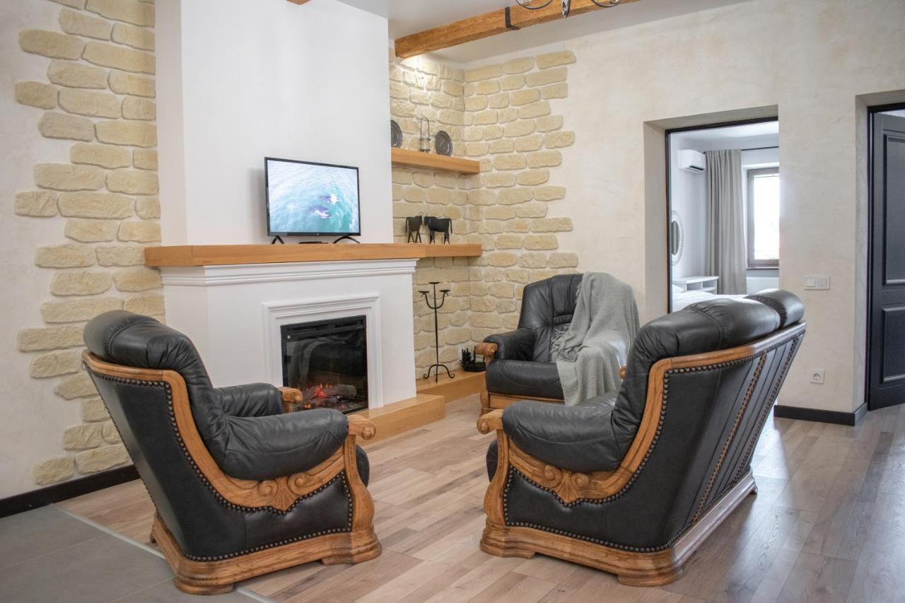 Гетьманські Палати , Старе Місто, 2 Спальні, Балкон-Тераса , 85 М Кв Kamianets-Podilskyi Exterior photo